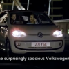 Volkswagen demuestra que en su modelo Up! los altos no tienen problema