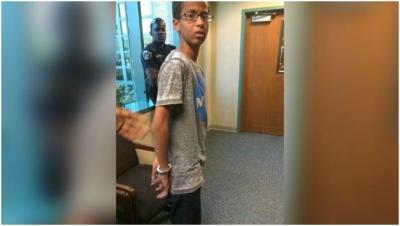 Joven musulmán crea un reloj, lo muestra en su escuela y termina arrestado